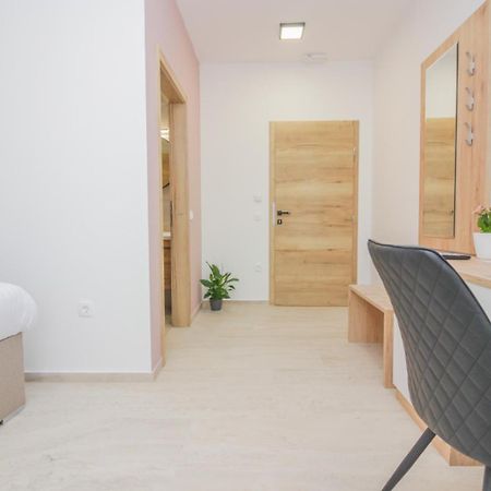Rooms Zemunik Donji Zemunik Exteriör bild