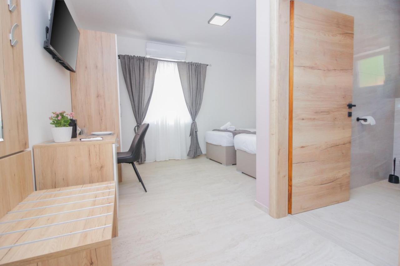 Rooms Zemunik Donji Zemunik Exteriör bild