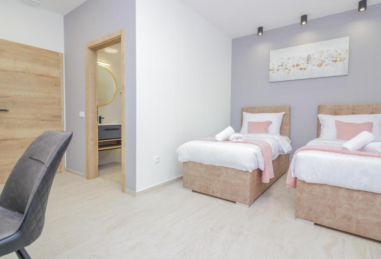 Rooms Zemunik Donji Zemunik Exteriör bild