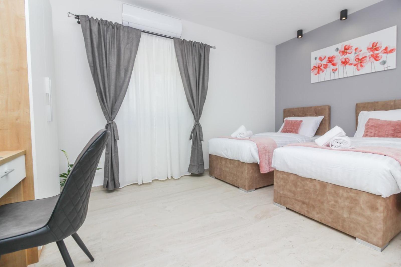 Rooms Zemunik Donji Zemunik Exteriör bild