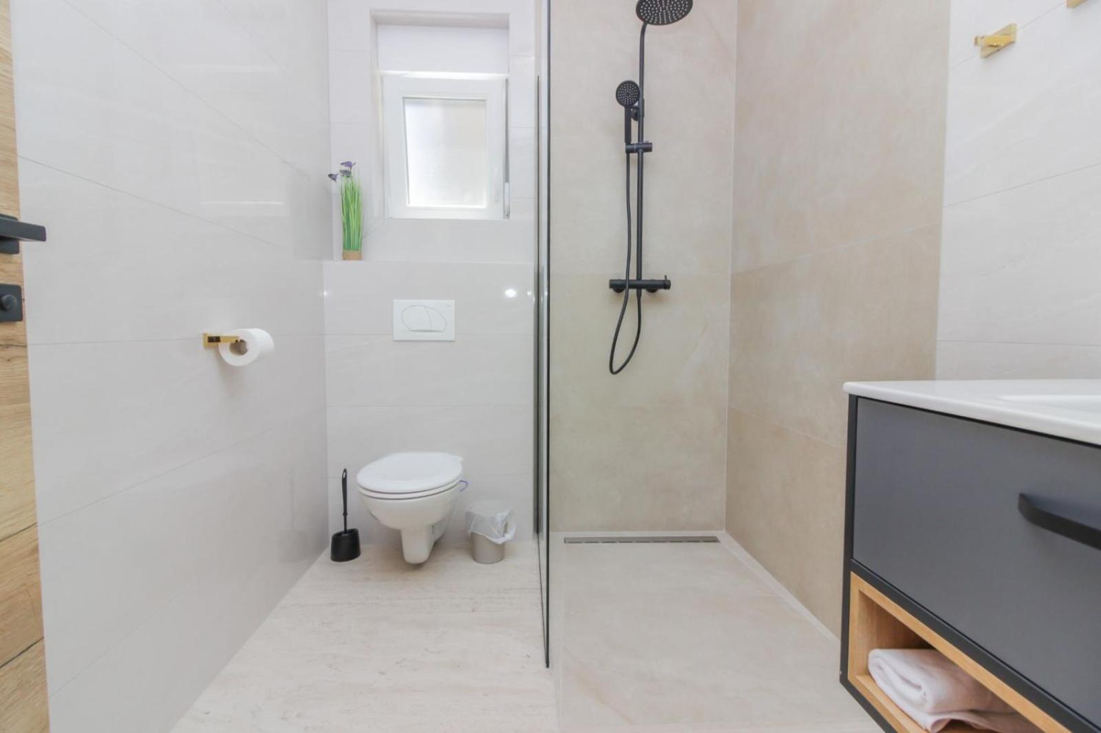 Rooms Zemunik Donji Zemunik Exteriör bild