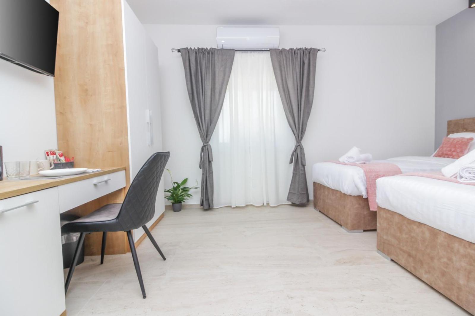 Rooms Zemunik Donji Zemunik Exteriör bild